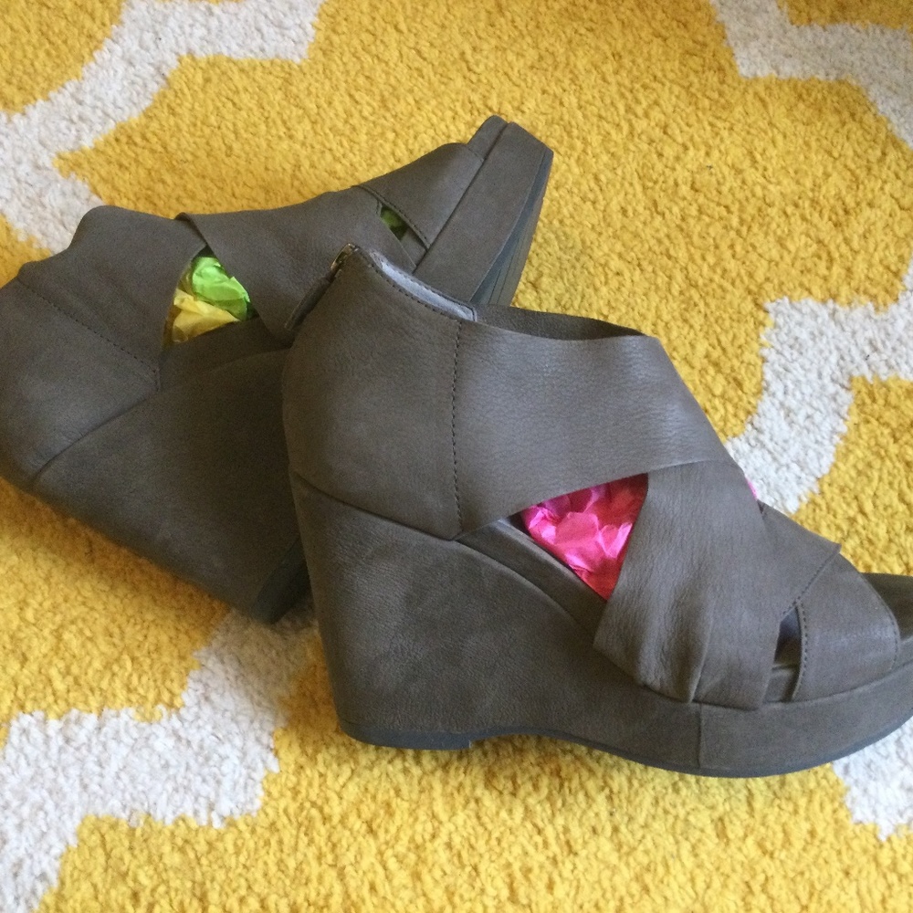 Eileen Fisher Platform wedge sandal